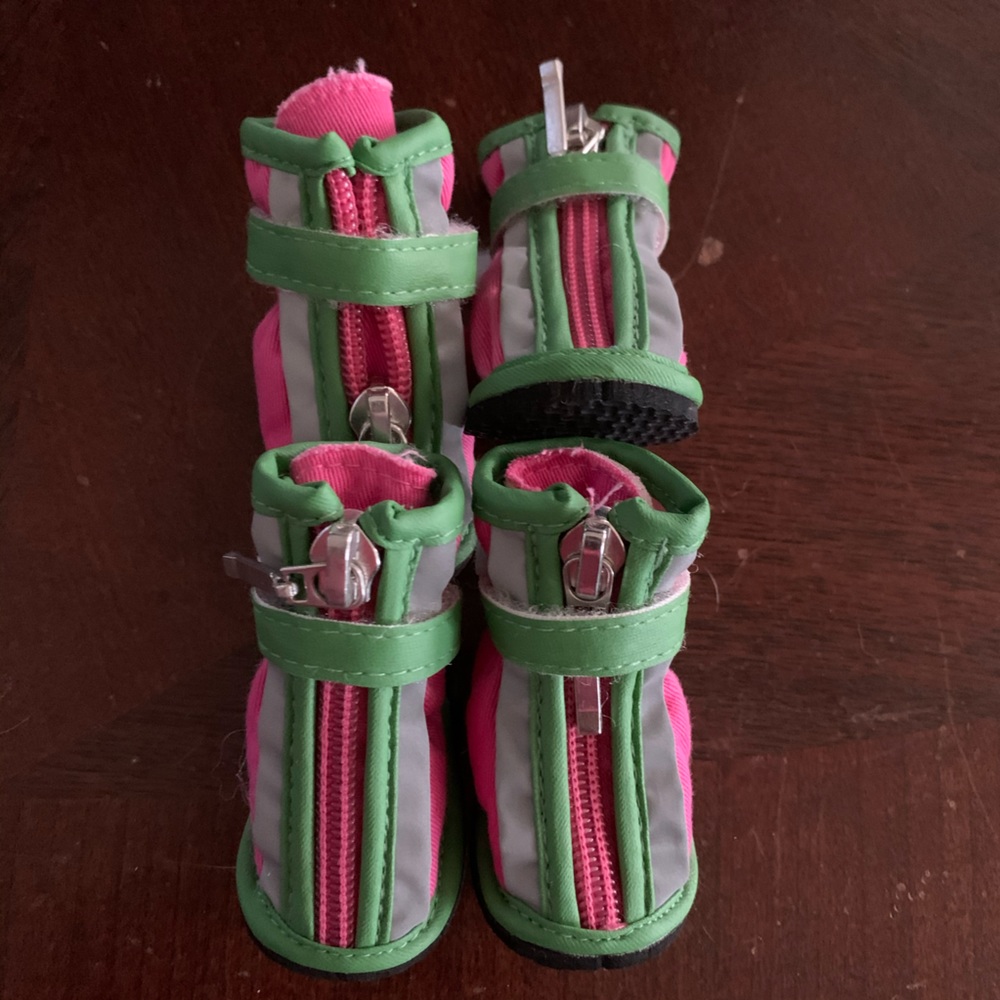 Dog Boots NWT Velcro Size Small